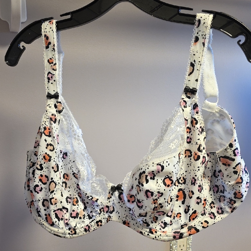 Elomi White Leopard Print Bra with Lace 38H